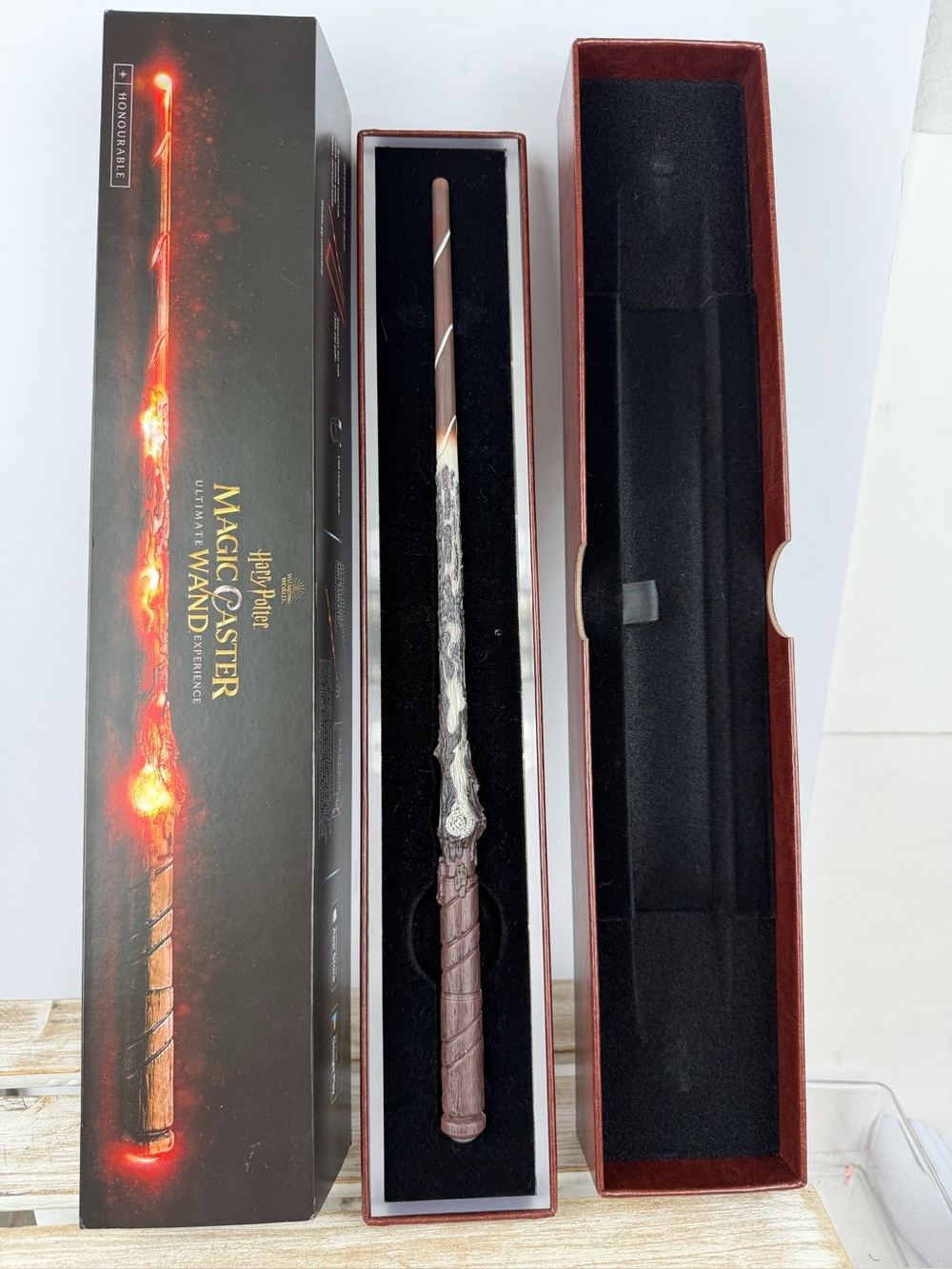 Wizarding World of Harry Potter Magic Caster interactive Wand Honourable Edition